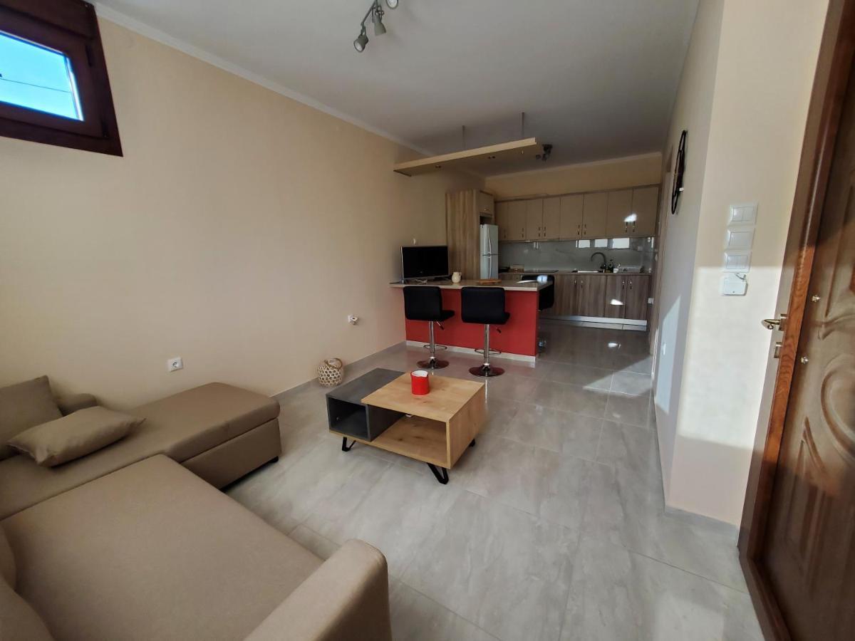 Backyard Apartment Kalligoni Luaran gambar